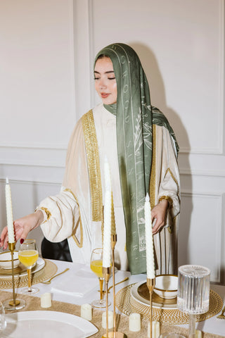 WOROOD scarf craftsmanship and luxury finishing